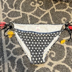 Bikini bottoms with side ties